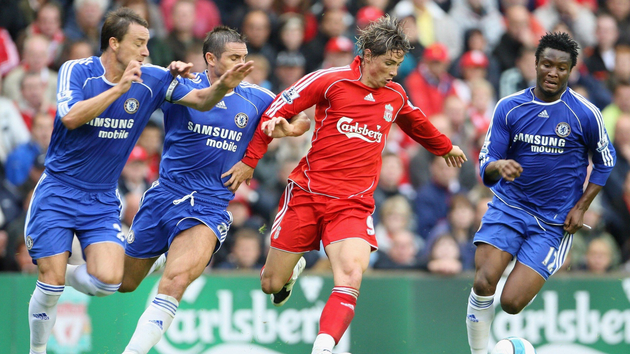 九游9游-乔纳·隆戈的橄榄球生涯：永远被铭记的超凡表现，乔伯罗橄榄球